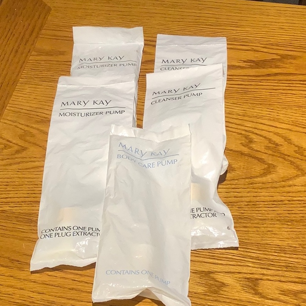 Mary Kay Replacement Pumps lot of 5 moisturizer
